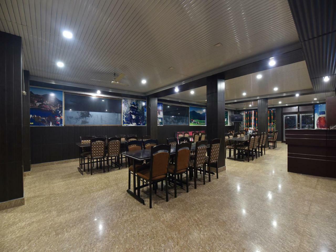 Oyo 28027 Hotel Dhruv ماندي المظهر الخارجي الصورة