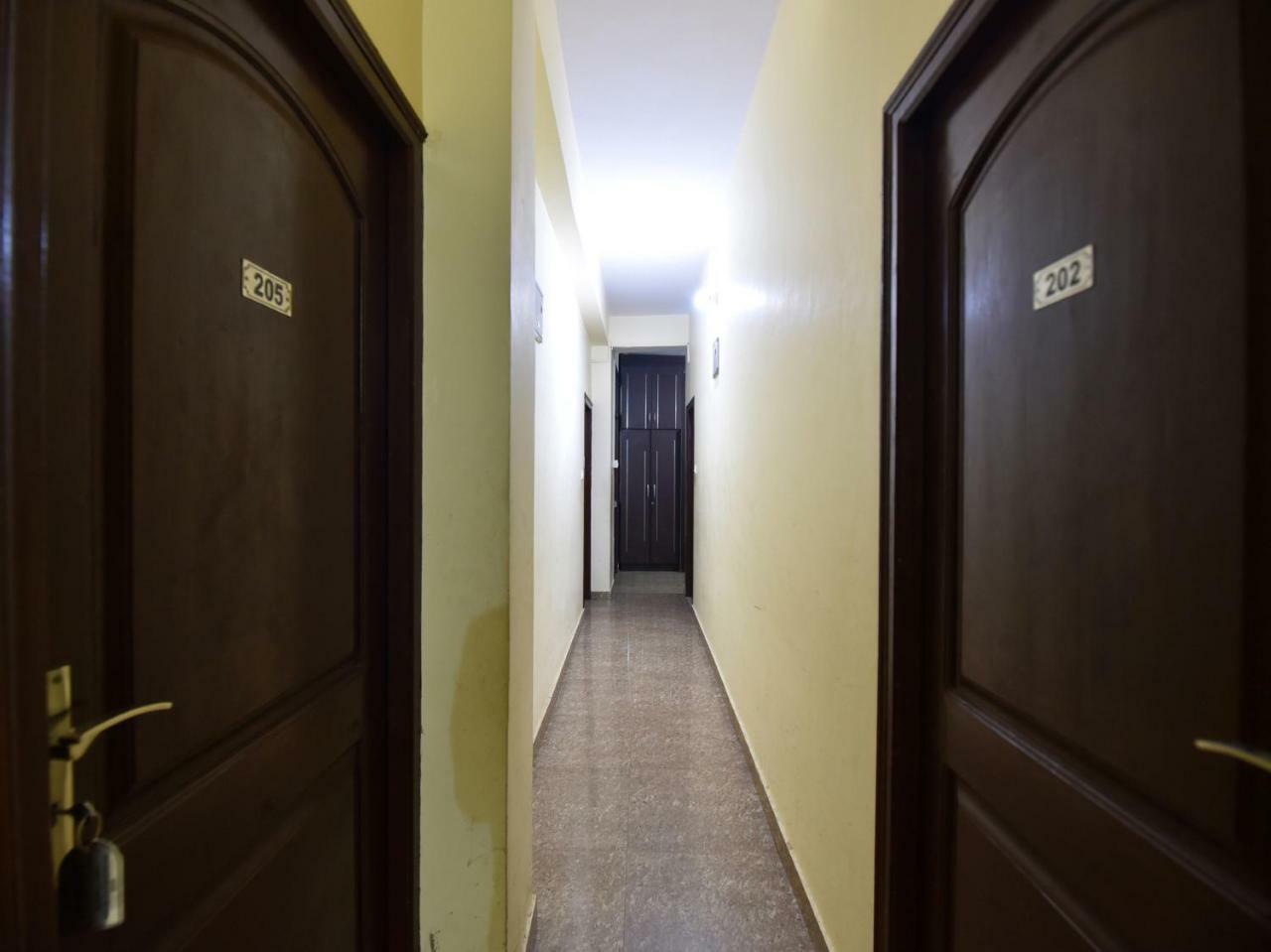 Oyo 28027 Hotel Dhruv ماندي المظهر الخارجي الصورة