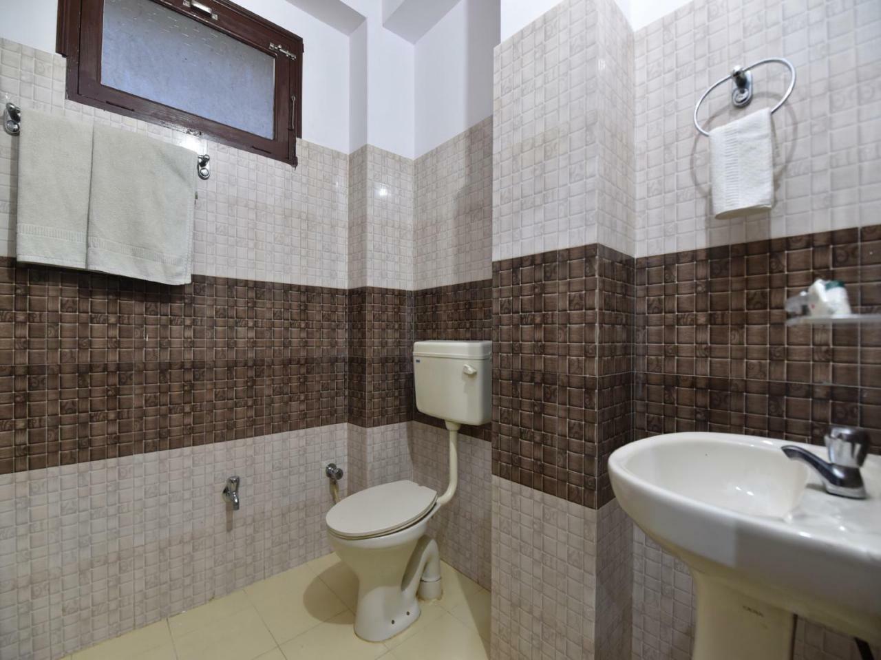 Oyo 28027 Hotel Dhruv ماندي المظهر الخارجي الصورة