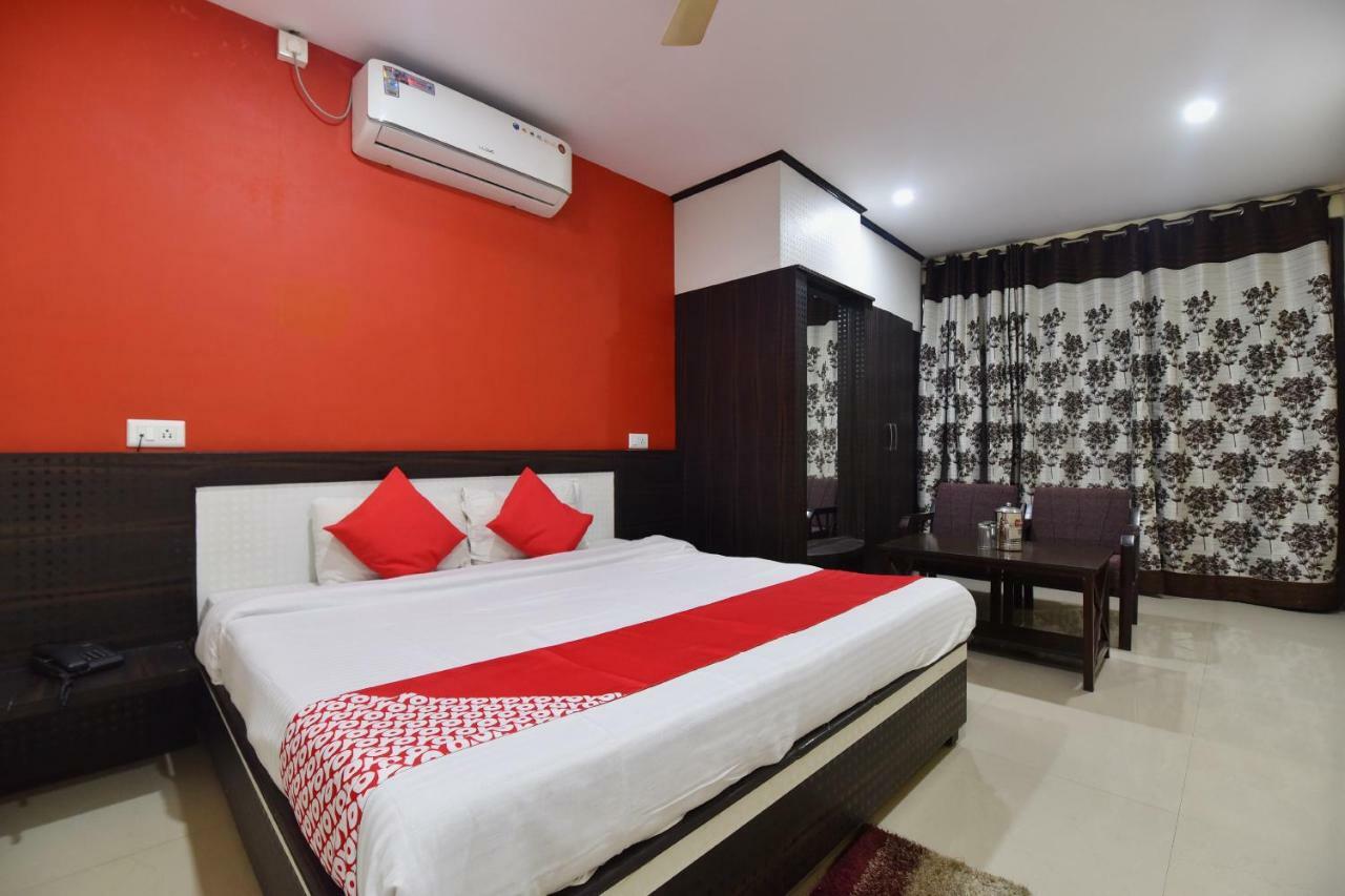 Oyo 28027 Hotel Dhruv ماندي المظهر الخارجي الصورة