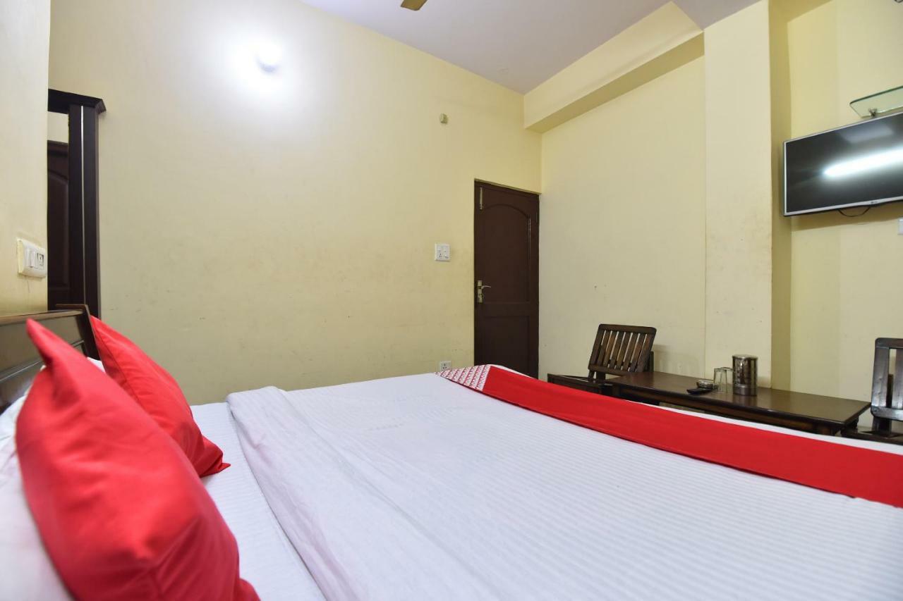Oyo 28027 Hotel Dhruv ماندي المظهر الخارجي الصورة