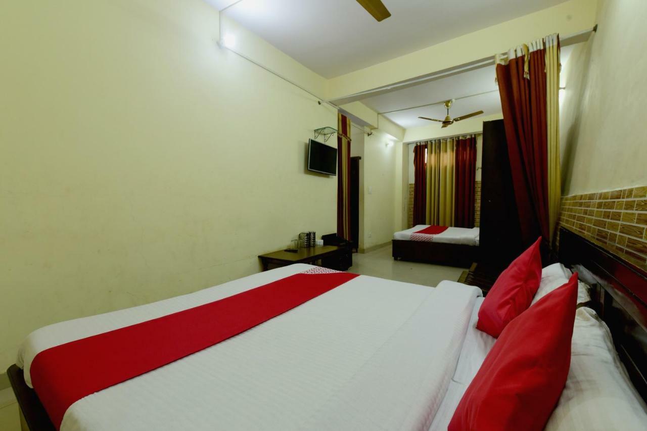 Oyo 28027 Hotel Dhruv ماندي المظهر الخارجي الصورة