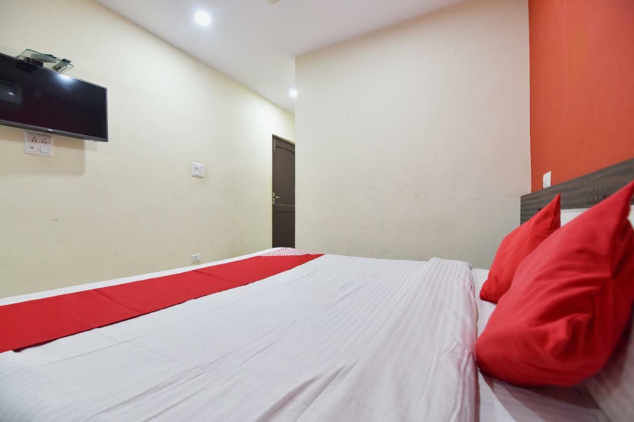 Oyo 28027 Hotel Dhruv ماندي المظهر الخارجي الصورة